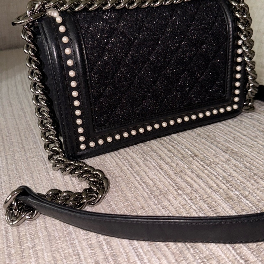 CHANEL Black and Silver Crossbody Bag with Chain Strap - Picture 3 of 11
